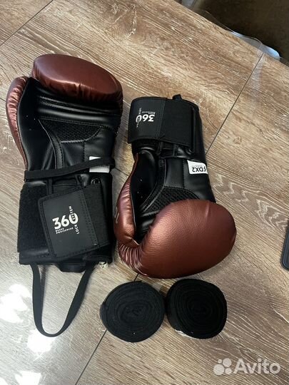 Боксерские перчатки 10 oz