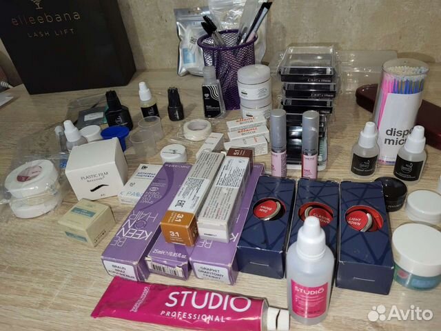 Для наращивания ресниц, бровей