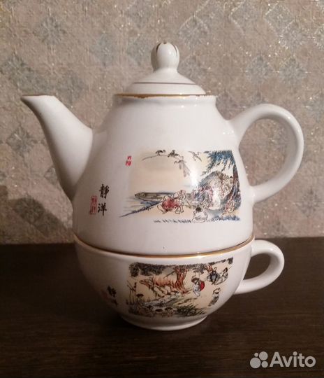 Заварник и чашка