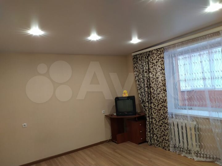 2-к. квартира, 64 м², 1/10 эт.