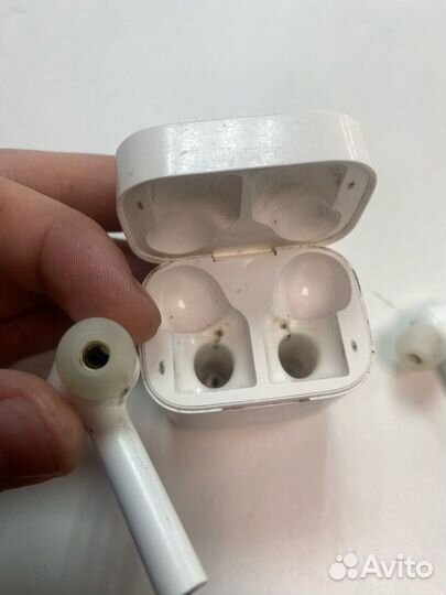 Беспроводные наушники NoName