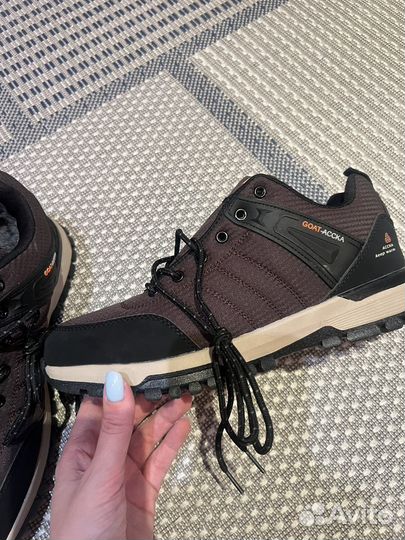 Новые ботинки