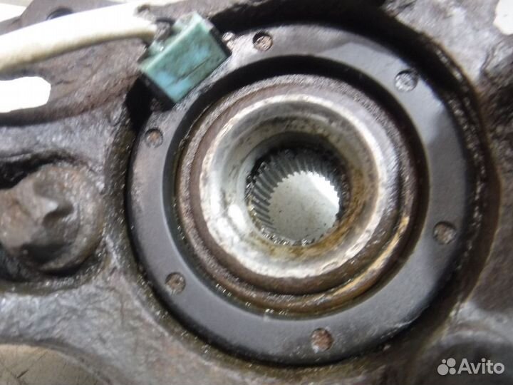 Кулак передний левый Opel Astra G