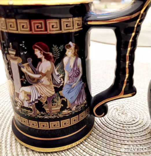 Кружка коллекционная фарфоровая