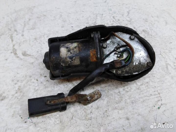 Моторчик стеклоочистителя передний