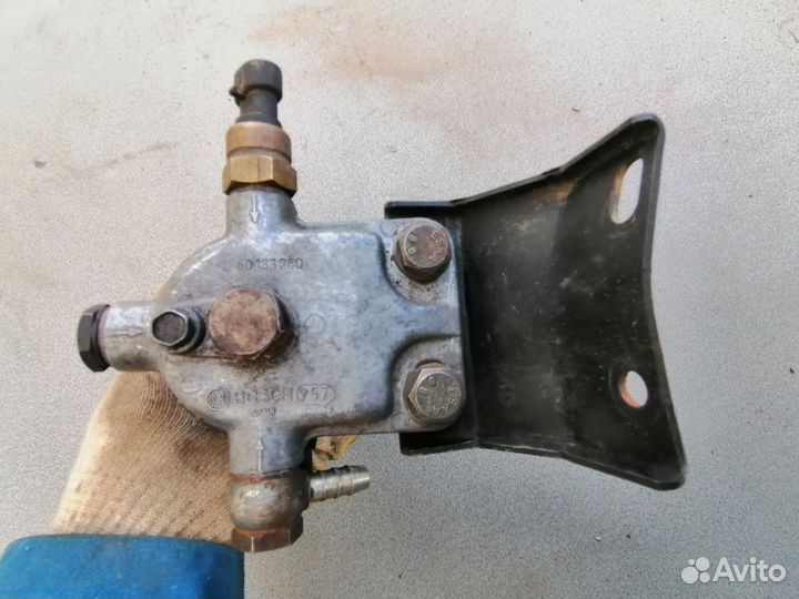 Кронштейн топливного фильтра для Opel Omega B