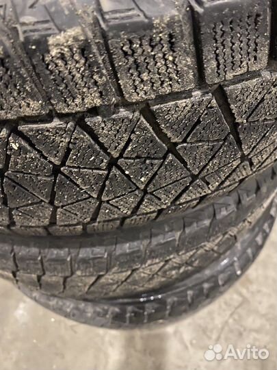 Bridgestone Blizzak DM-V2 235/60 R18