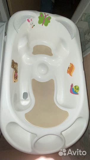 Ванночка для купания и пеленальный столик