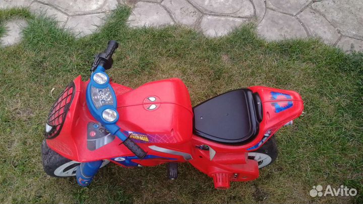 Каталка-мотоцикл Injusa человек-паук