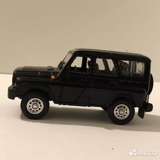 Модель УАЗ Хантер Uaz Hunter 1:43 Autobahn Bauer
