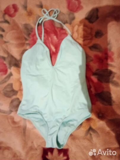 Купальник женский слитный 42 44 новый