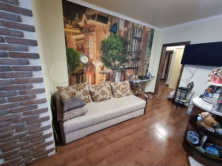 2-к. квартира, 70 м², 6/6 эт.