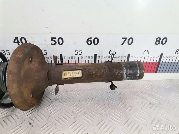 Стойка для Volkswagen Golf 4