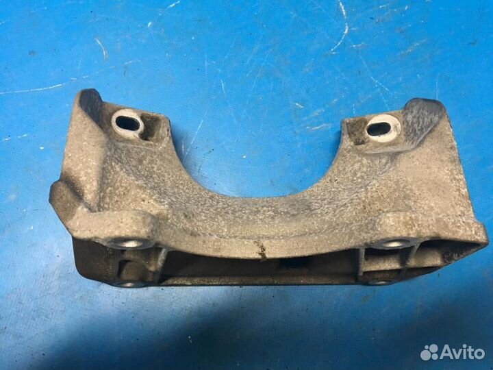 Кронштейн кпп BMW 5-серия E60/E61