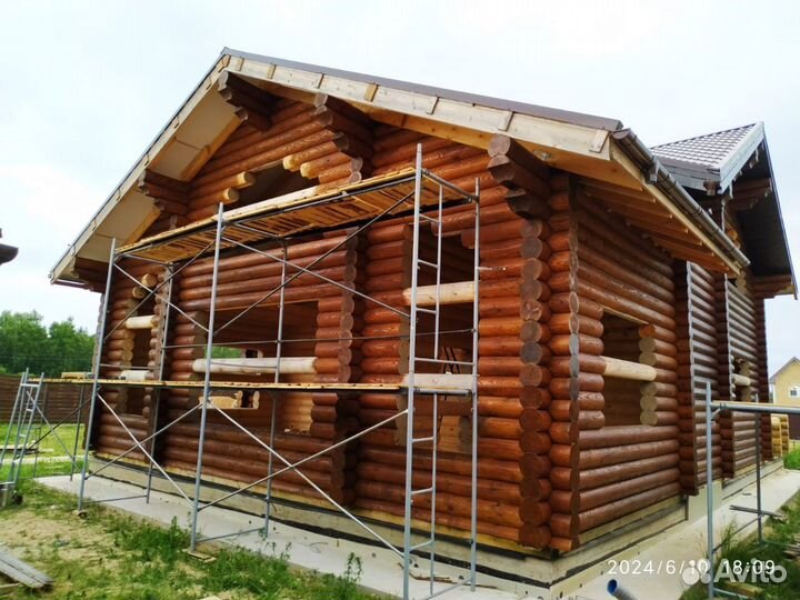 Покраска и шлифовка деревянного дома. Теплый шов