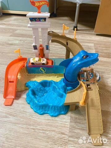 Hot wheels набор Порт акул