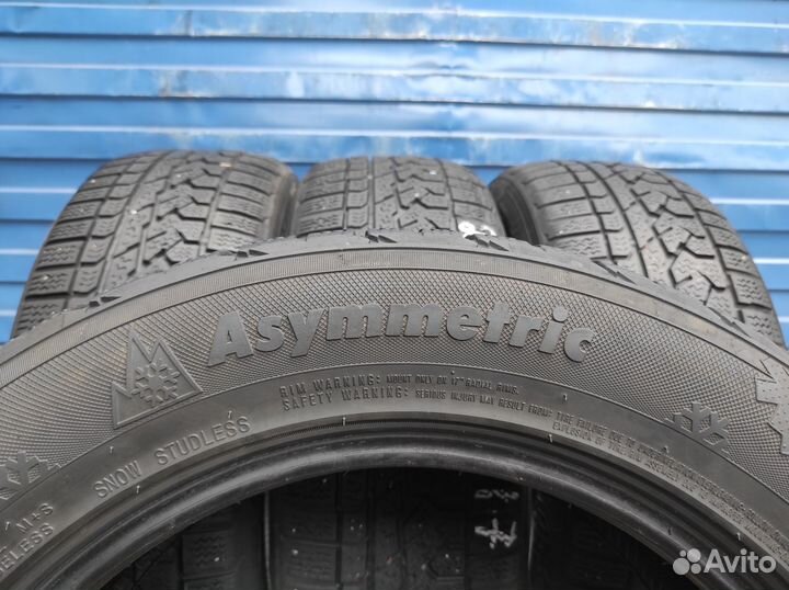 Kumho I'Zen RV Asymmetric 225/60 R17 99V