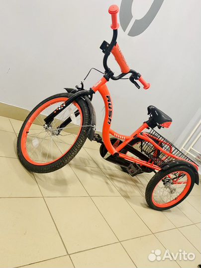 Велосипед детский трех колесный новый б/у