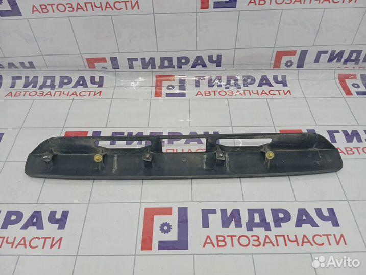 Накладка двери багажника Hyundai Matrix (FC) 87311-17000