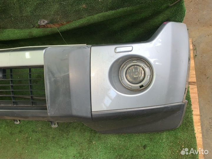 Бампер правый Mitsubishi Pajero 4 V97W 6G75 2007