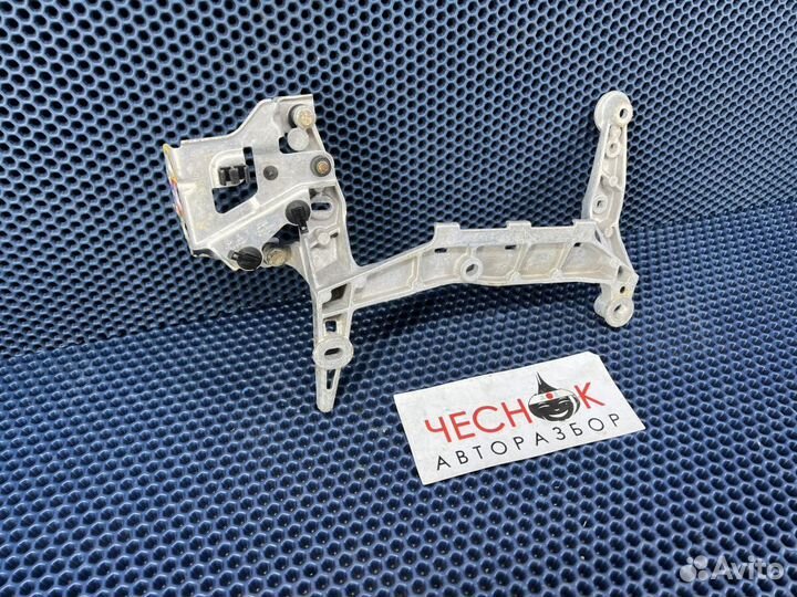 Кронштейн пневмокомпрессора Volskwagen Touareg GP