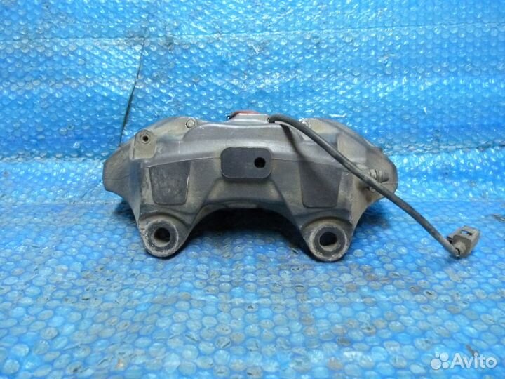 Суппорт передний правый VW Touareg Porsche Cayenne