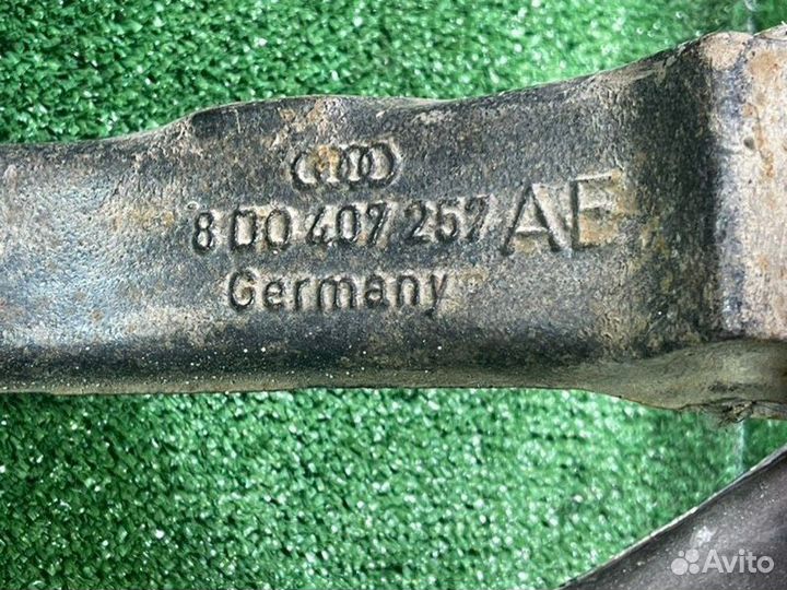 Кулак ступица передний левый Passat Audi A4 A6
