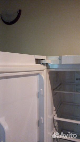 Крышка петли холодильника Самсунг