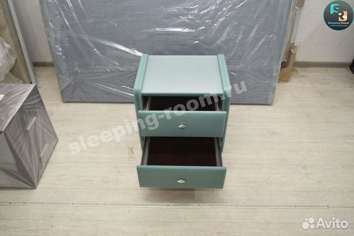 Тумба прикроватная