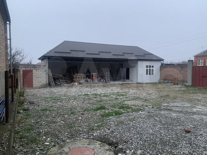 Здание, 400 м²
