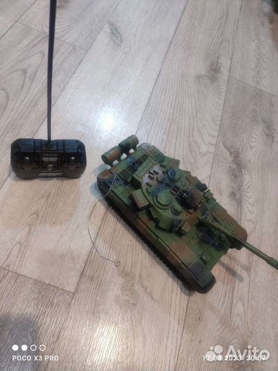 Игрушечный танк