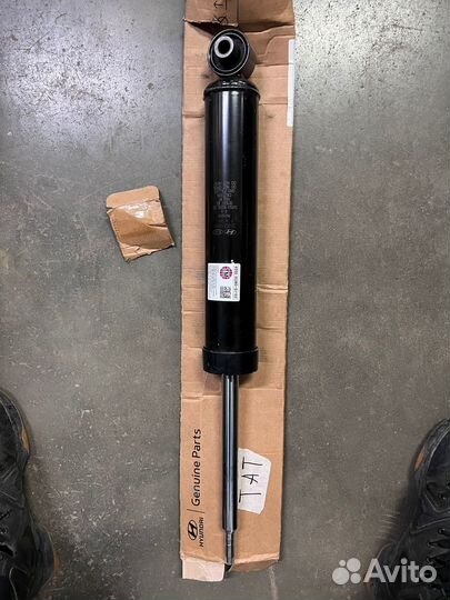 Kia Sorento Prime Стойка амортизатора задняя