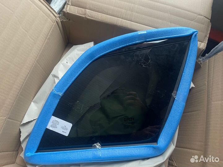 Заднее боковое стекло Range Rover Evoque