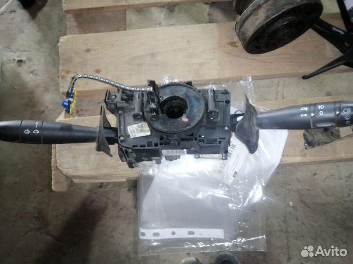 Подрулевой шлейф с переключателями Logan 1