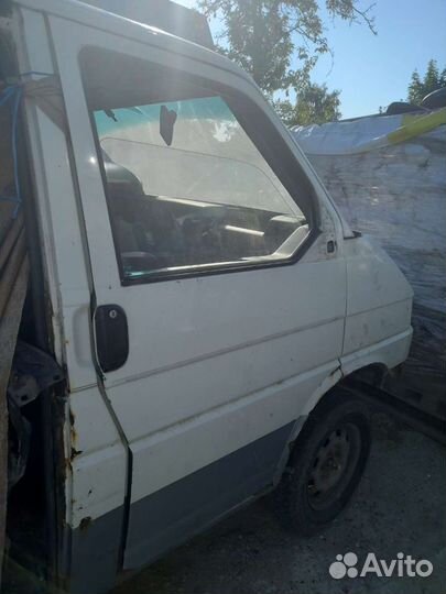 Запчасти на Volkswagen Transporter T4