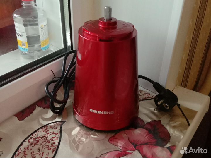 Соковыжималка Redmond RJ 980s силовая часть