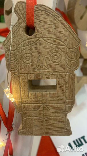 Елочные игрушки из дерева