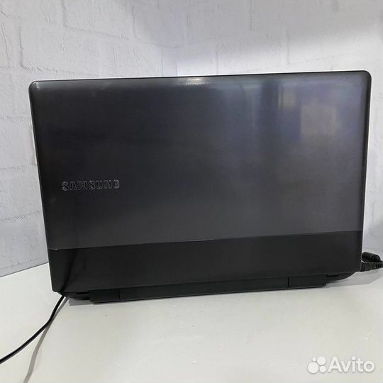 Ноутбук Samsung np300e5x (7421)