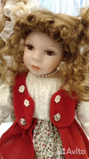 Кукла фарфоровая коллекционная