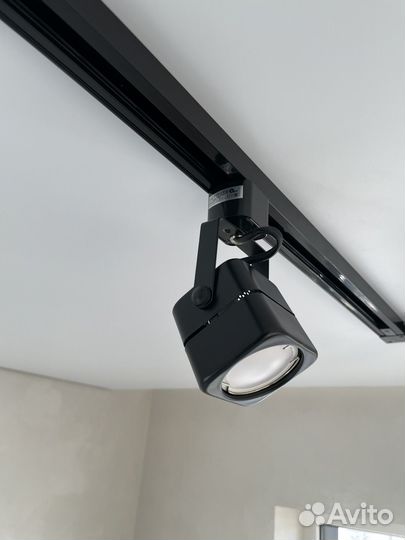 Светильник трековый