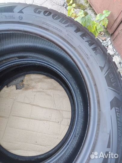 Goodyear UltraGrip Ice SUV Gen-1 235/55 R19 и 255/50 R19 105