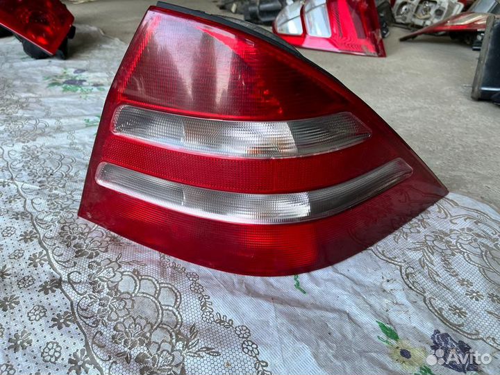Фонарь задний правый Mersedes S-class w220