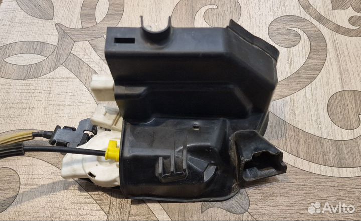 Замок передний левый audi a8/s8 d4