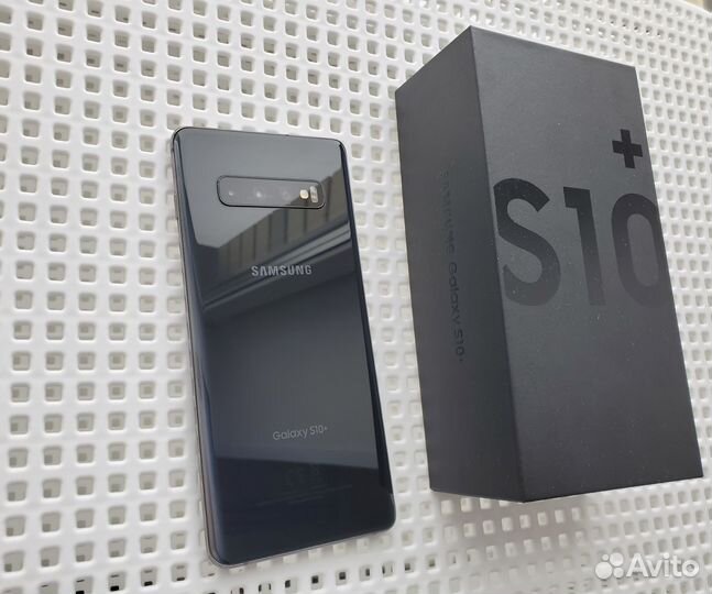 Samsung Galaxy S10+ (Snapdragon 855), 8/128 ГБ