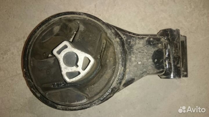 Подушка двигателя на опель астра Джей