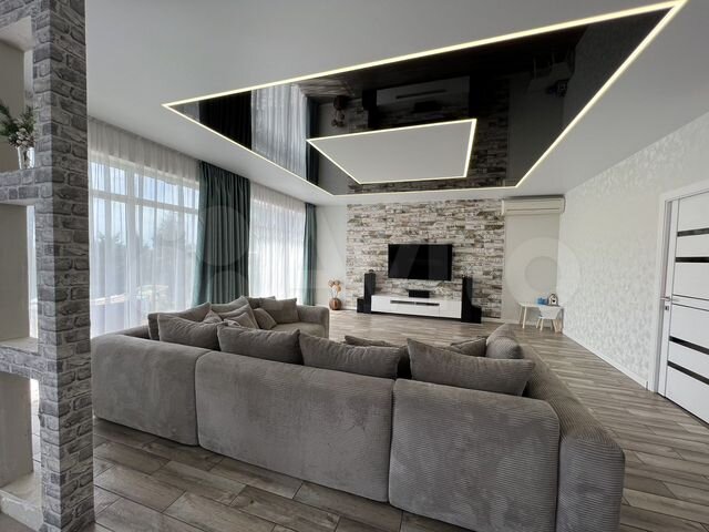 Дом 220 м² на участке 5,2 сот.