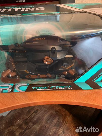 Машинка на пульте управления