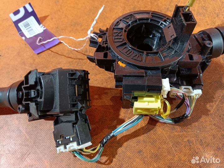 Блок подрулевых переключателей Toyota Vitz SCP90