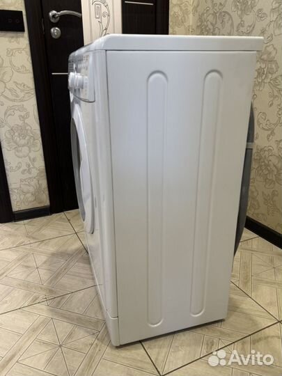 Стиральная машина автоматикеская indezit