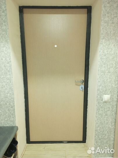 Дверь входная металлическая правая бу